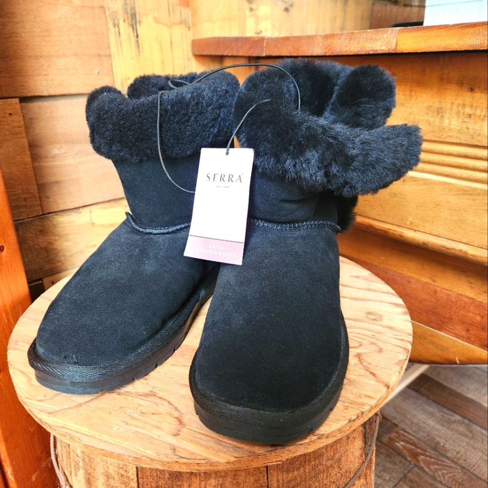 SIERRA WOMENS LAMBSKIN BOOTIES-SIZE 8